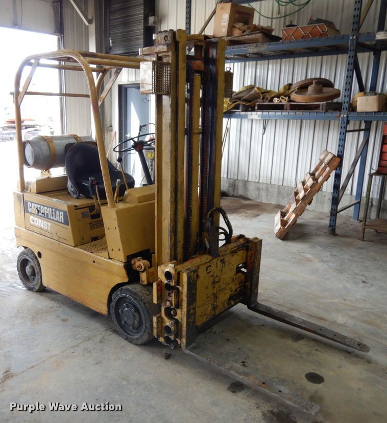 image for item HR9203 Yale  forklift