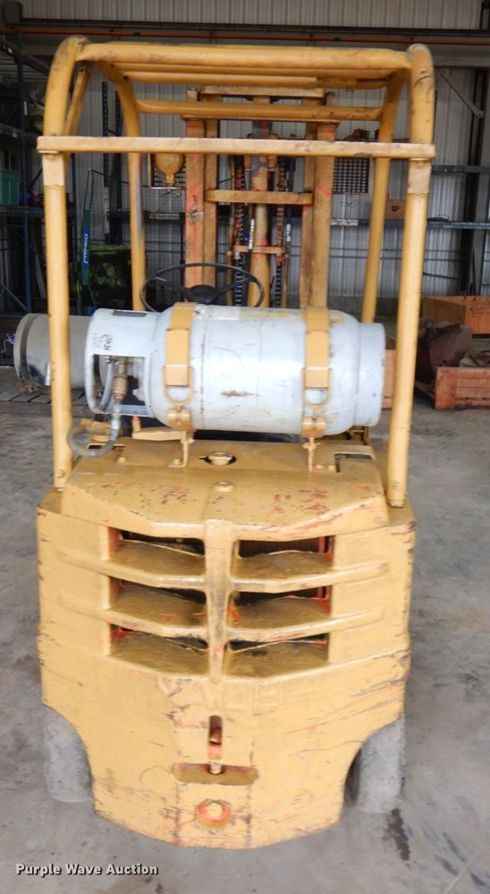 image for item HR9203 Yale  forklift