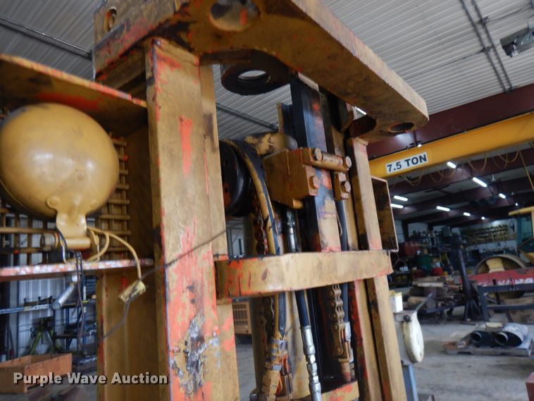 image for item HR9203 Yale  forklift