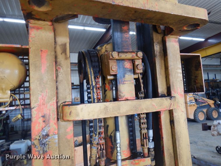 image for item HR9203 Yale  forklift