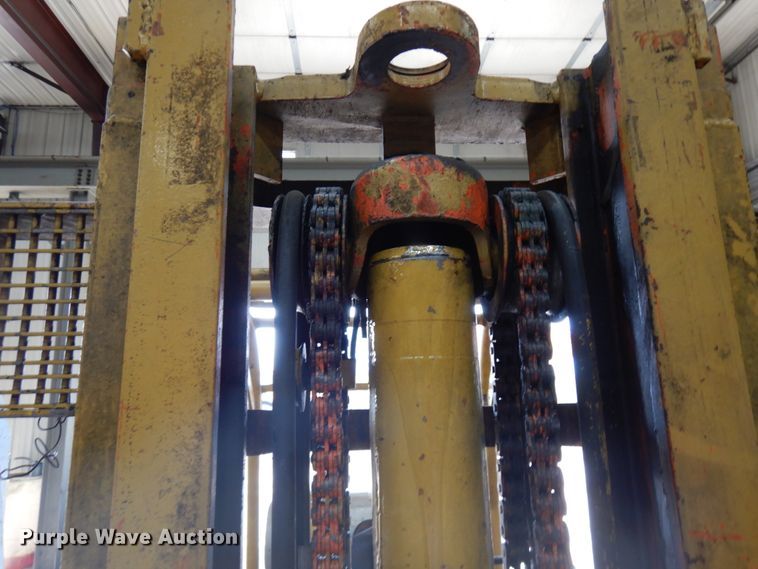 image for item HR9203 Yale  forklift