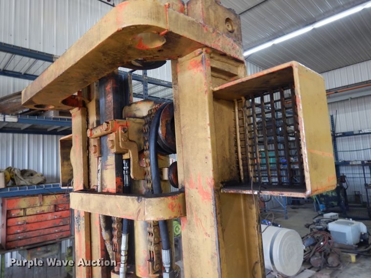 image for item HR9203 Yale  forklift