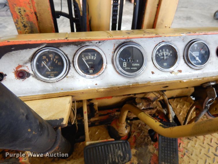 image for item HR9203 Yale  forklift