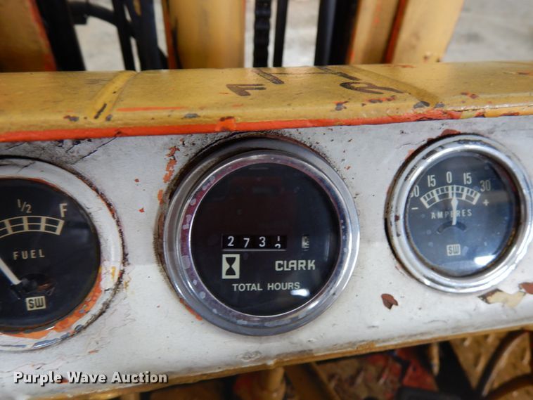 image for item HR9203 Yale  forklift