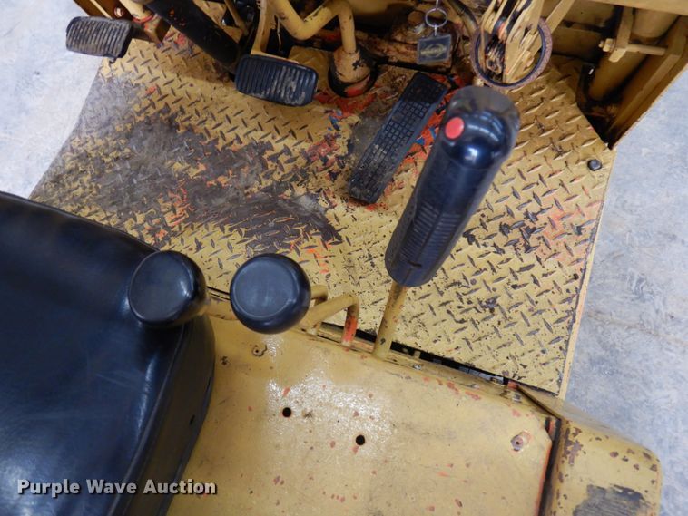 image for item HR9203 Yale  forklift