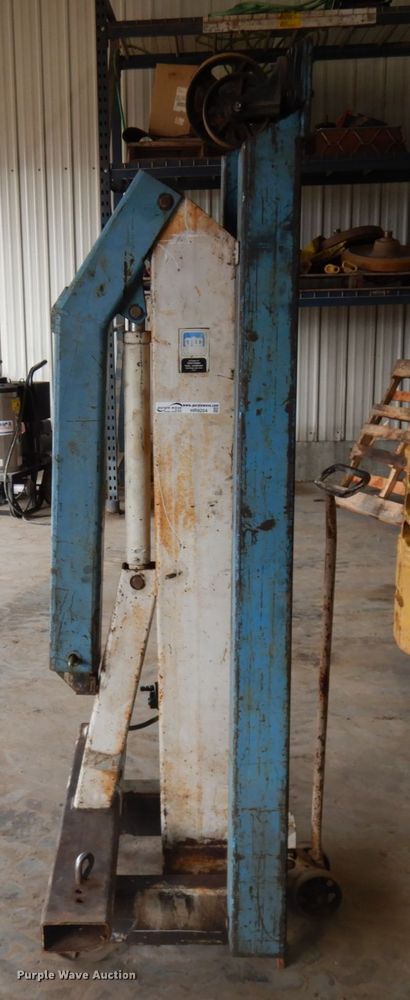 image for item HR9204 Owatonna A engine hoist