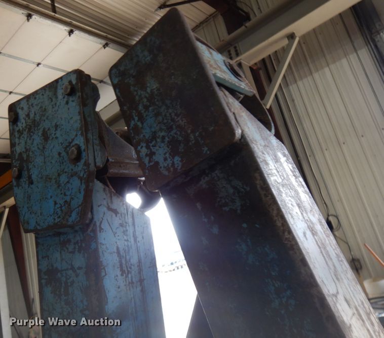 image for item HR9204 Owatonna A engine hoist