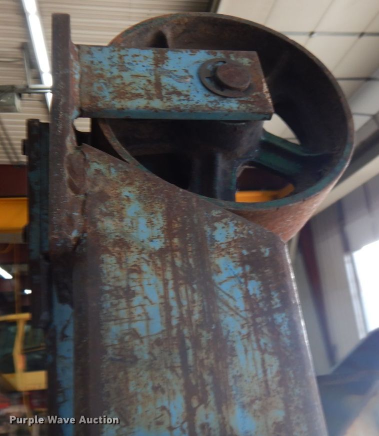 image for item HR9204 Owatonna A engine hoist