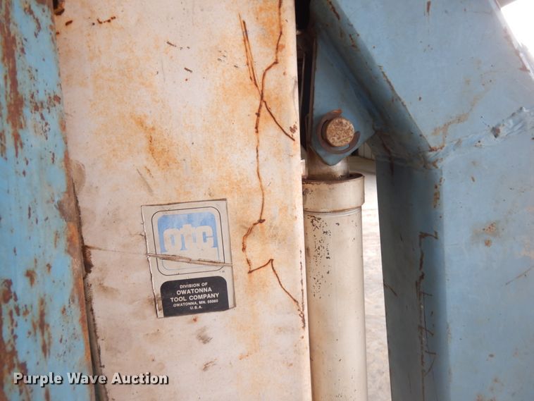 image for item HR9204 Owatonna A engine hoist