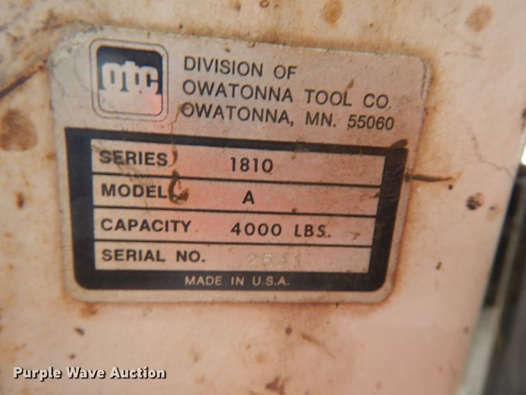 image for item HR9204 Owatonna A engine hoist