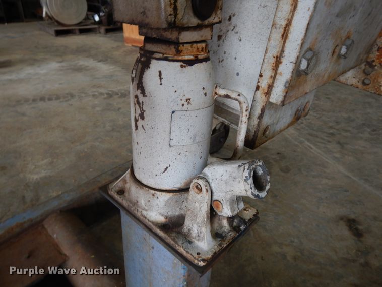 image for item HR9205 Owatonna engine stand