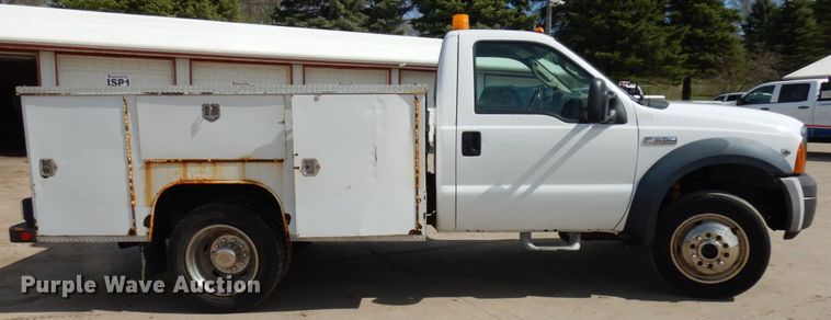 image for item HR9209 2007 Ford F550 Super Duty  utility / service truck