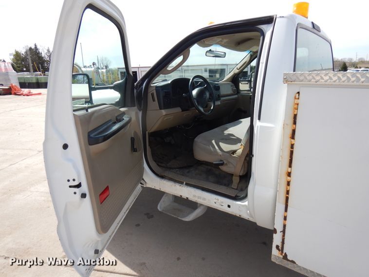 image for item HR9209 2007 Ford F550 Super Duty  utility / service truck