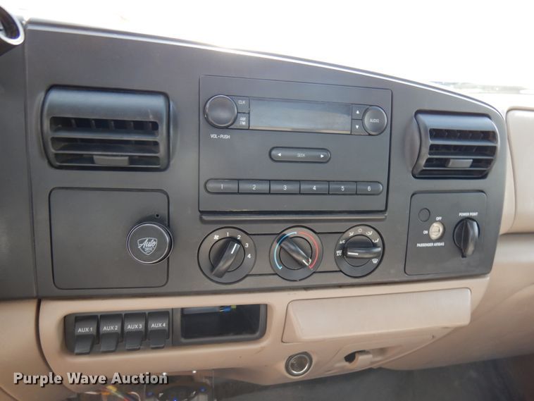 image for item HR9209 2007 Ford F550 Super Duty  utility / service truck