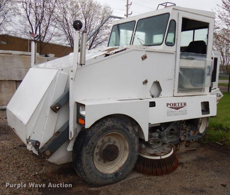 image for item HR9210 Elgin Pelican  street sweeper
