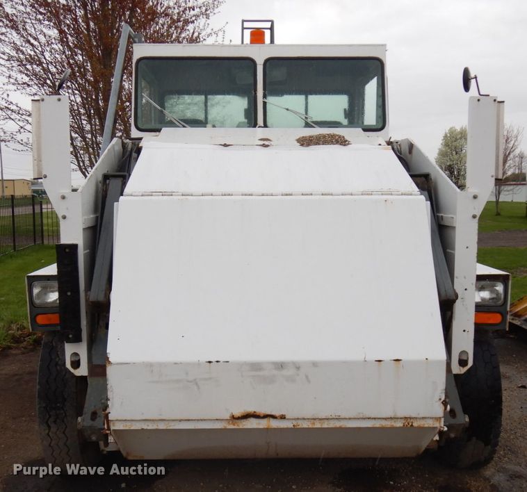 image for item HR9210 Elgin Pelican  street sweeper