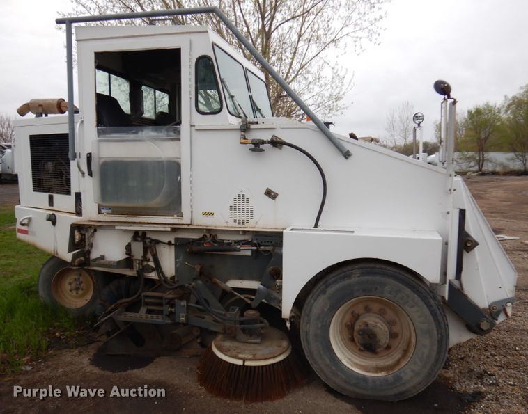 image for item HR9210 Elgin Pelican  street sweeper