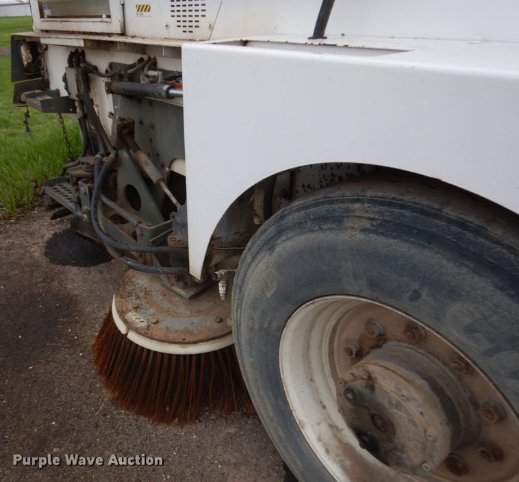 image for item HR9210 Elgin Pelican  street sweeper