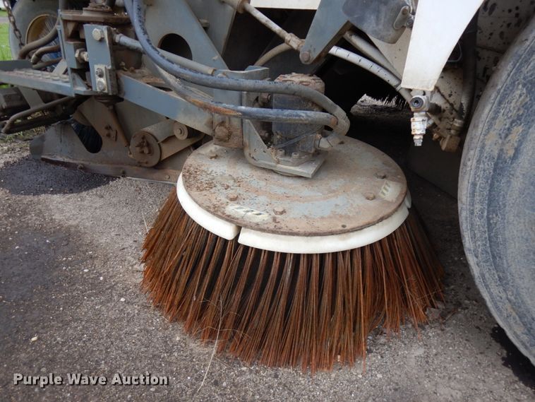 image for item HR9210 Elgin Pelican  street sweeper