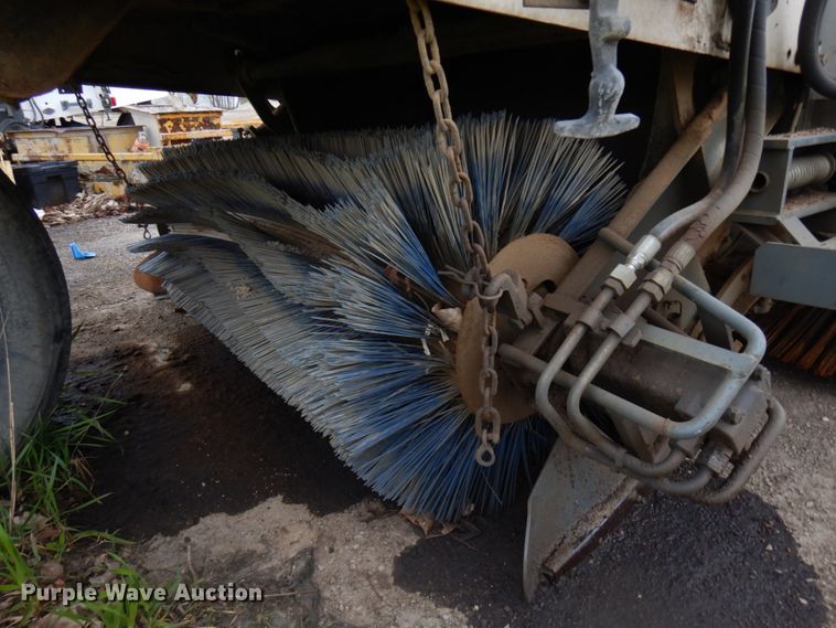 image for item HR9210 Elgin Pelican  street sweeper