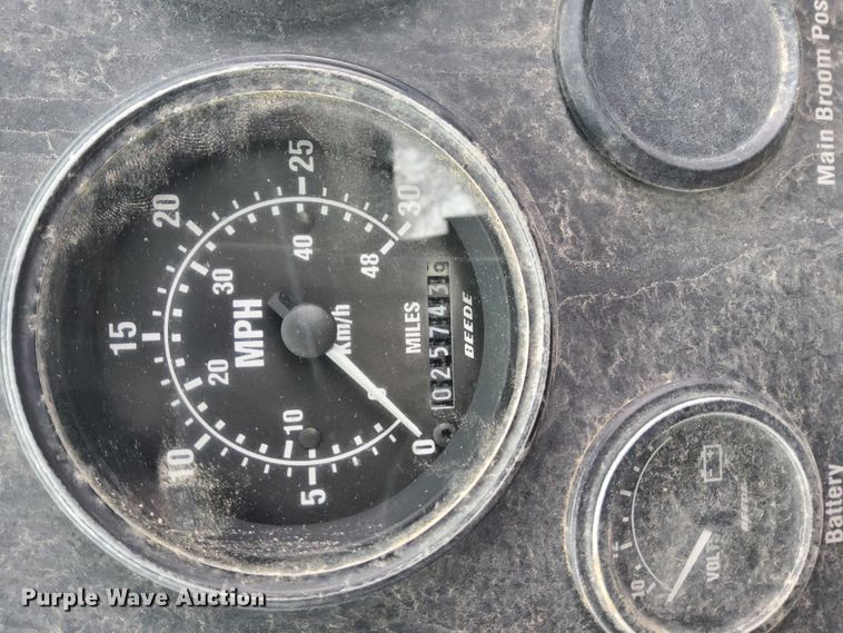 image for item HR9210 Elgin Pelican  street sweeper