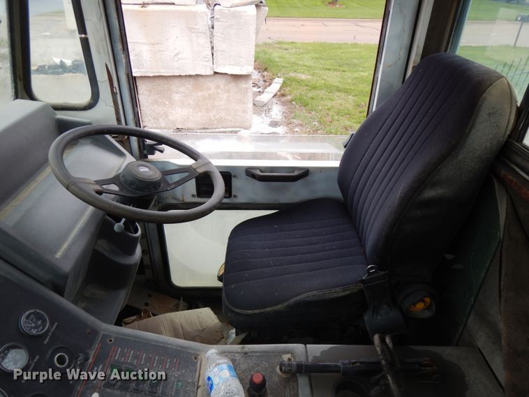 image for item HR9210 Elgin Pelican  street sweeper