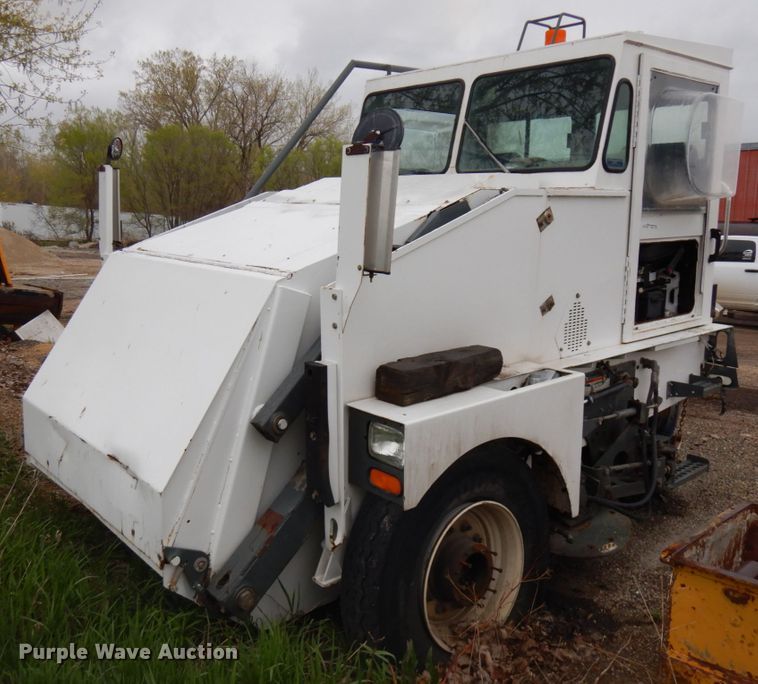image for item HR9211 Elgin Pelican  street sweeper