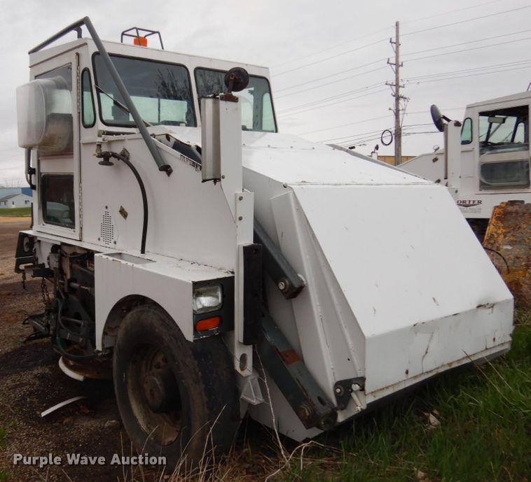 image for item HR9211 Elgin Pelican  street sweeper