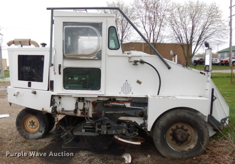 image for item HR9211 Elgin Pelican  street sweeper