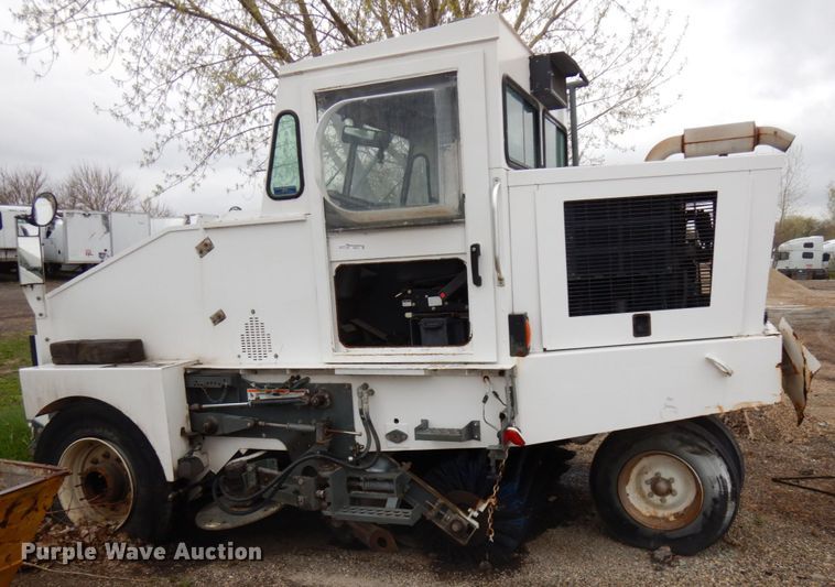 image for item HR9211 Elgin Pelican  street sweeper