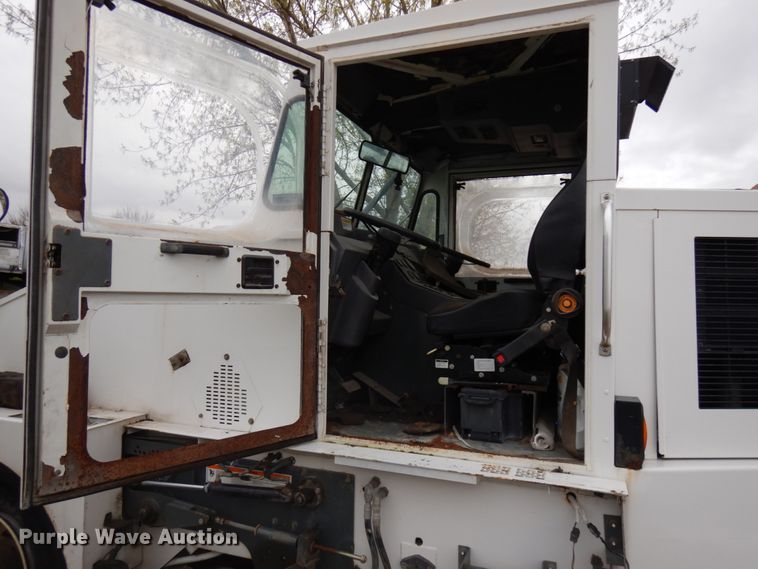 image for item HR9211 Elgin Pelican  street sweeper