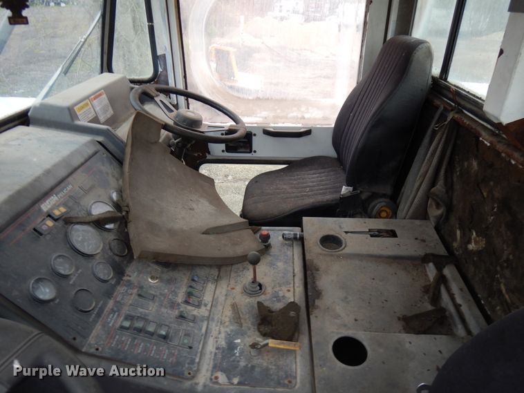 image for item HR9211 Elgin Pelican  street sweeper