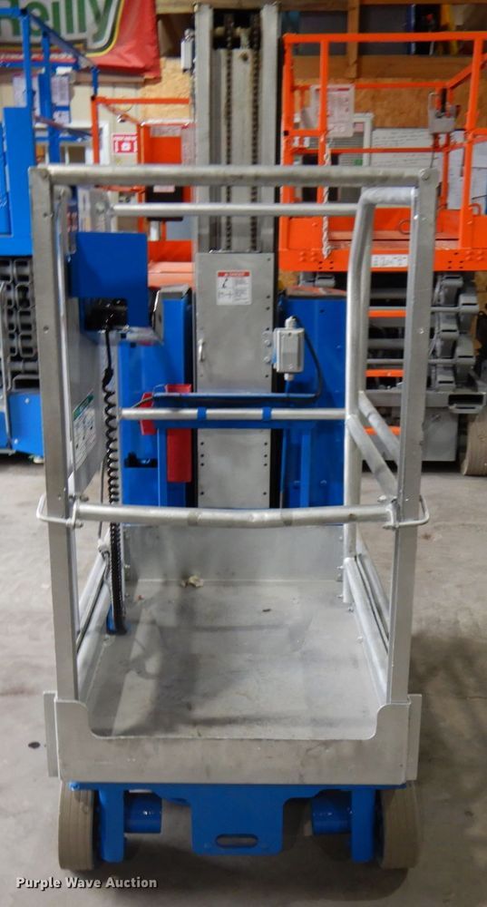 image for item HR9217 2012 Genie GR-20  vertical lift