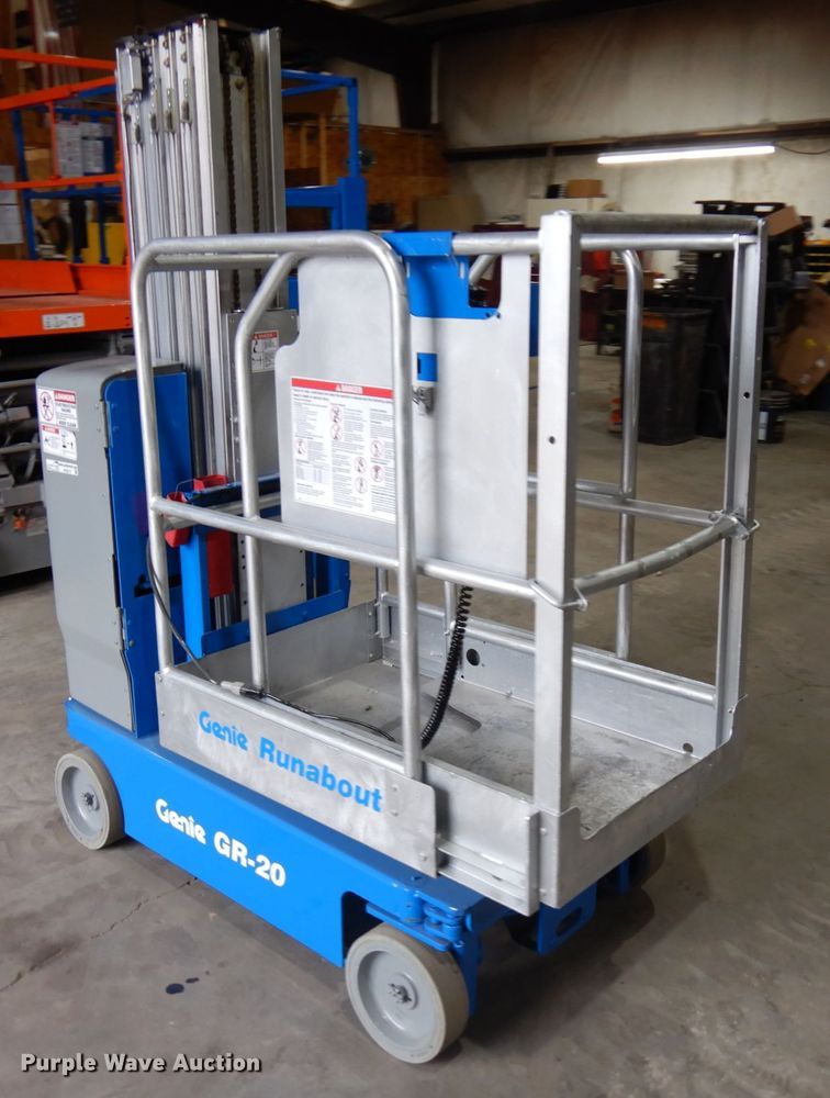 image for item HR9217 2012 Genie GR-20  vertical lift