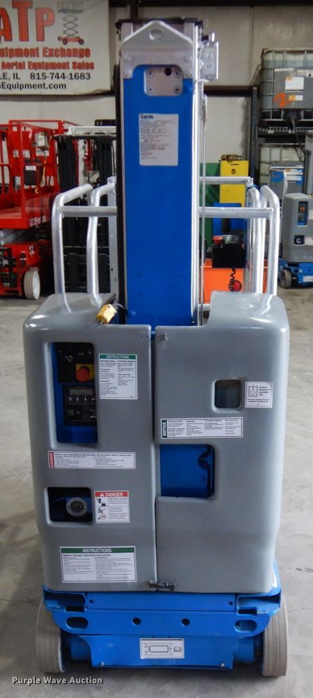 image for item HR9217 2012 Genie GR-20  vertical lift