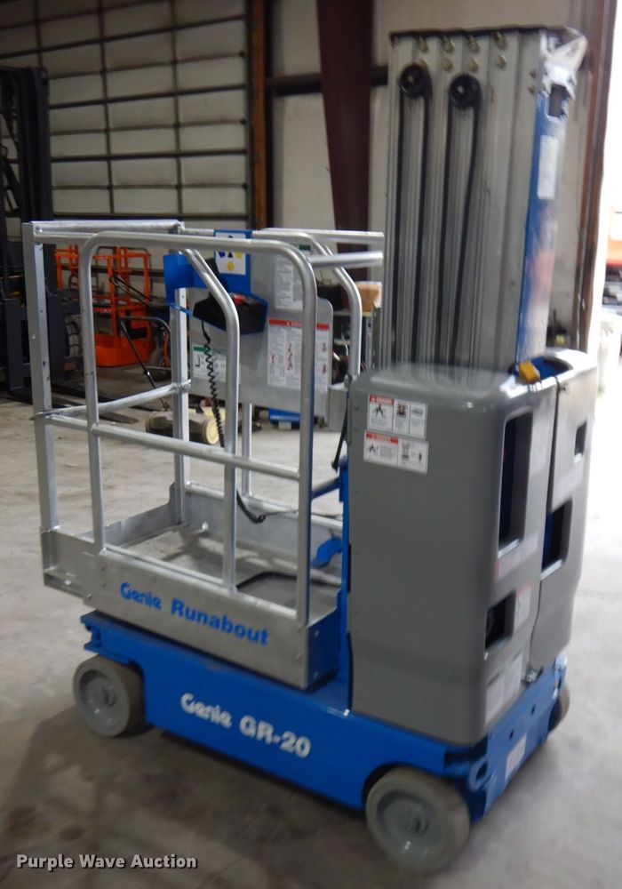 image for item HR9217 2012 Genie GR-20  vertical lift