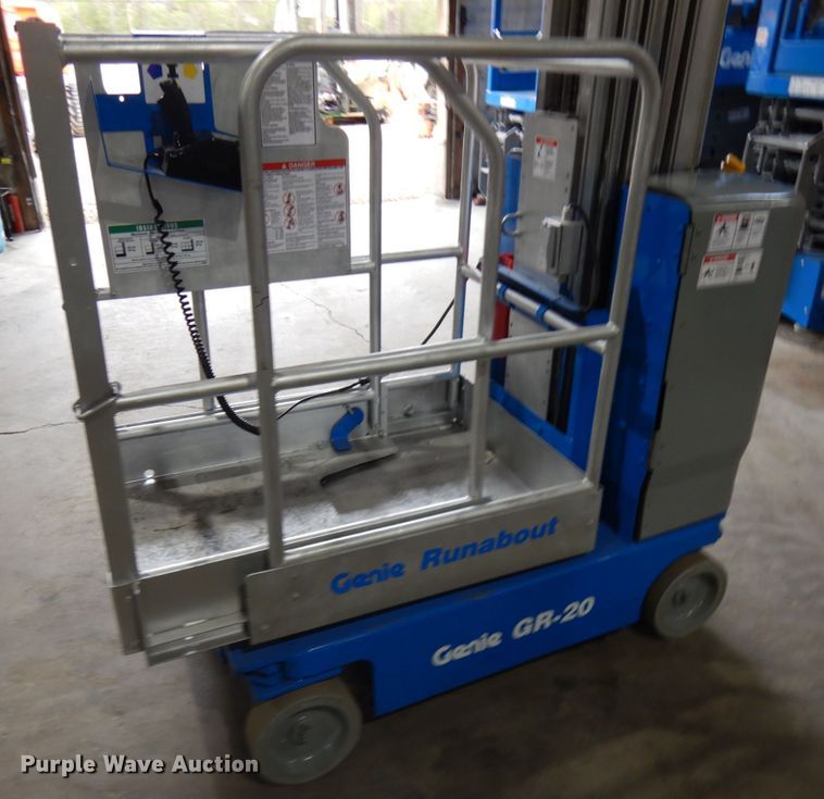 image for item HR9217 2012 Genie GR-20  vertical lift