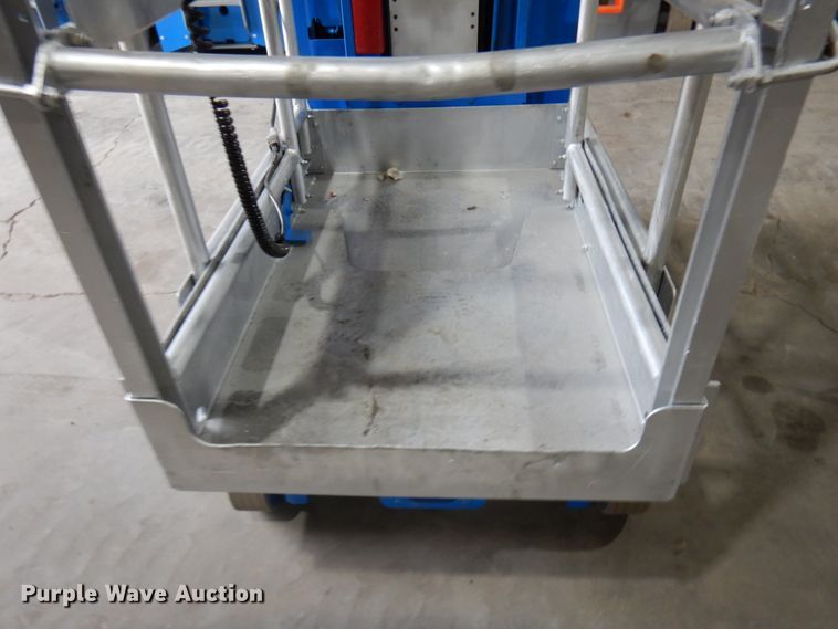 image for item HR9217 2012 Genie GR-20  vertical lift