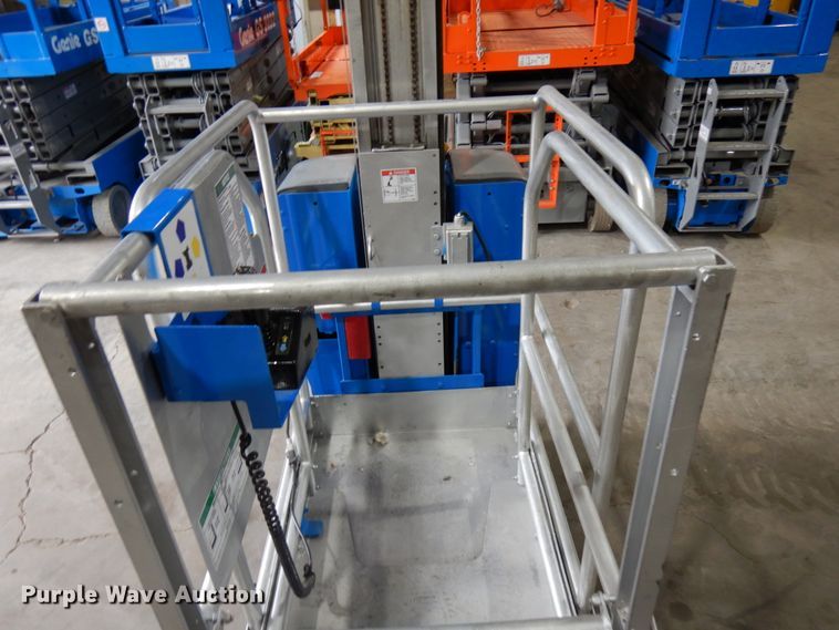 image for item HR9217 2012 Genie GR-20  vertical lift