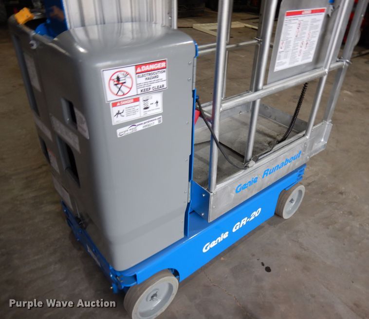 image for item HR9217 2012 Genie GR-20  vertical lift