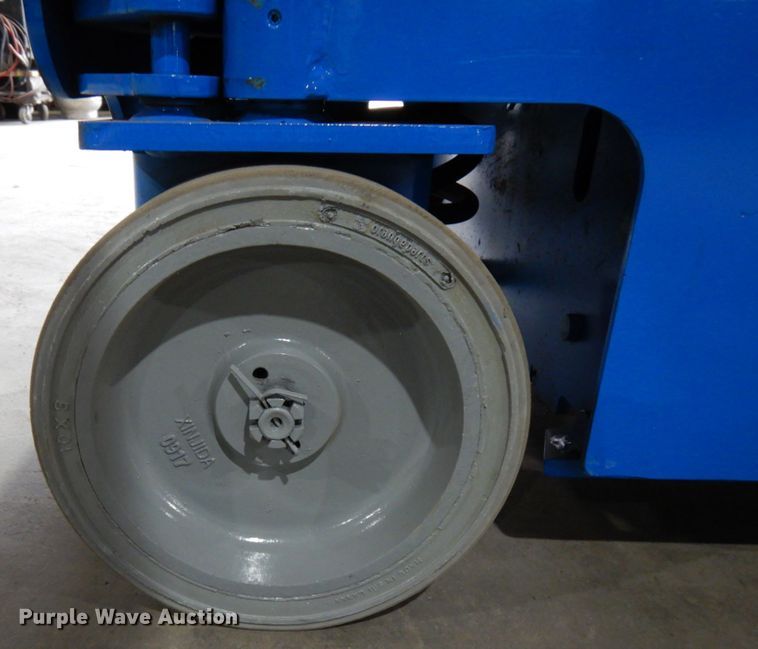 image for item HR9217 2012 Genie GR-20  vertical lift