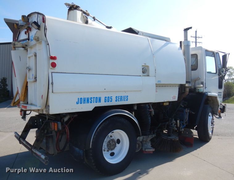 image for item HR9218 2000 Freightliner FC70  street sweeper truck