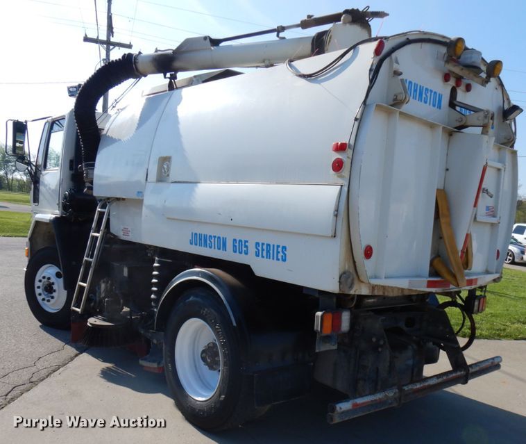 image for item HR9218 2000 Freightliner FC70  street sweeper truck