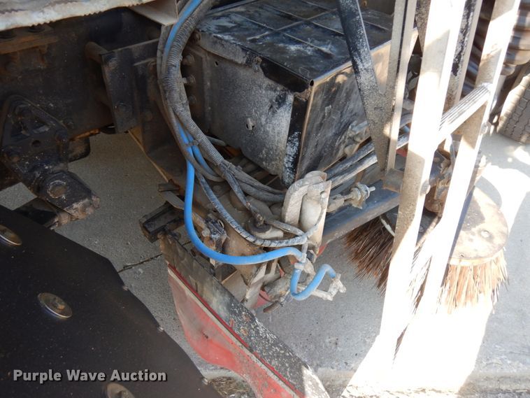 image for item HR9218 2000 Freightliner FC70  street sweeper truck