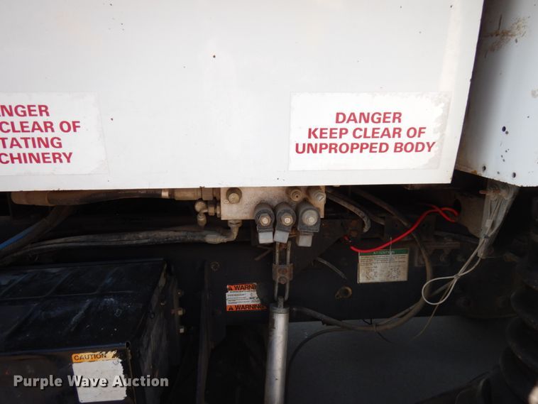 image for item HR9218 2000 Freightliner FC70  street sweeper truck