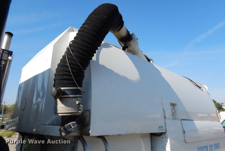 image for item HR9218 2000 Freightliner FC70  street sweeper truck