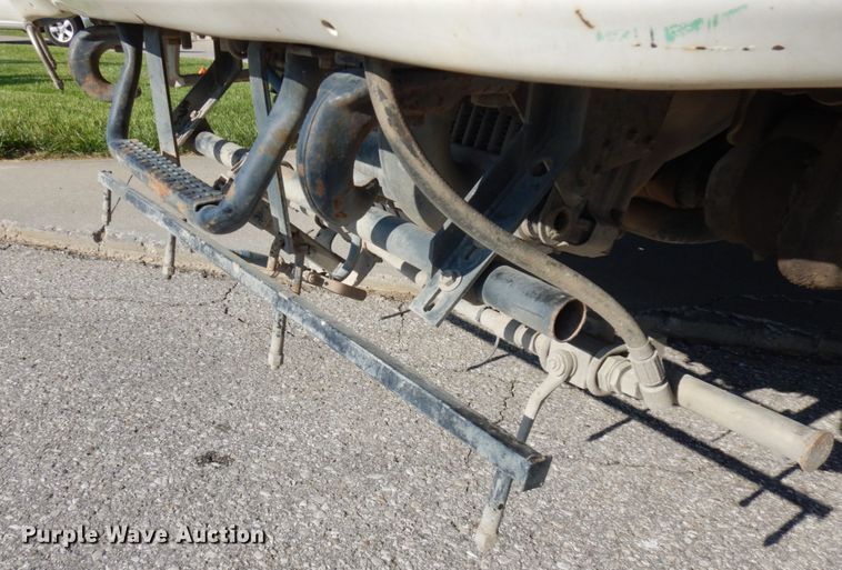 image for item HR9218 2000 Freightliner FC70  street sweeper truck