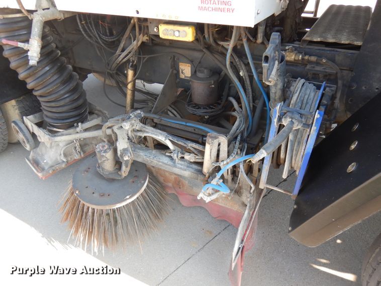 image for item HR9218 2000 Freightliner FC70  street sweeper truck