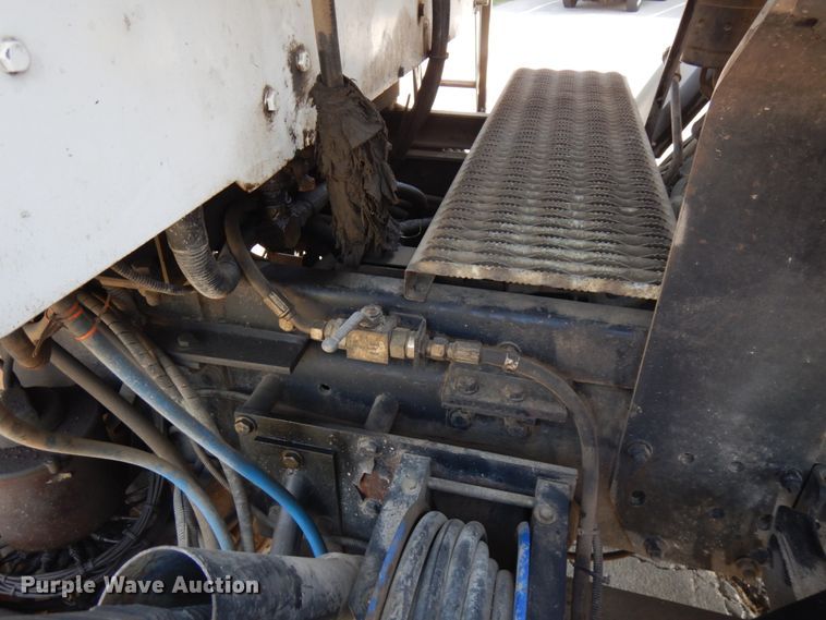 image for item HR9218 2000 Freightliner FC70  street sweeper truck