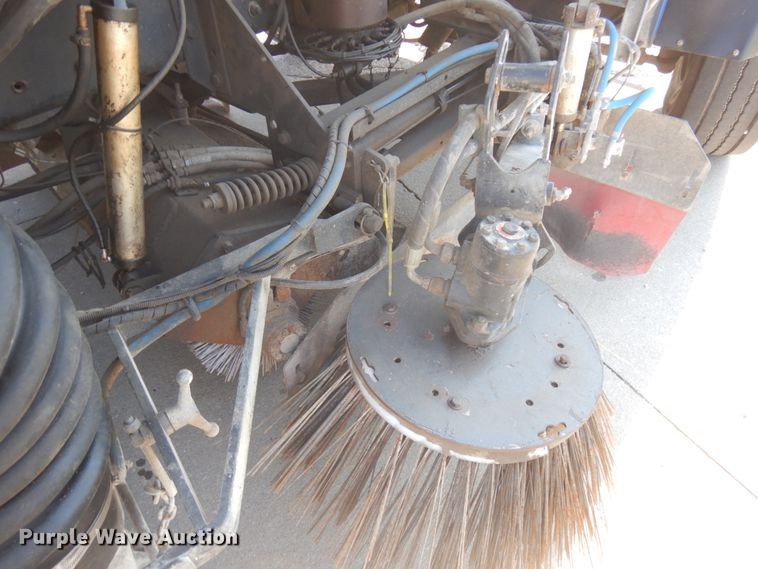 image for item HR9218 2000 Freightliner FC70  street sweeper truck